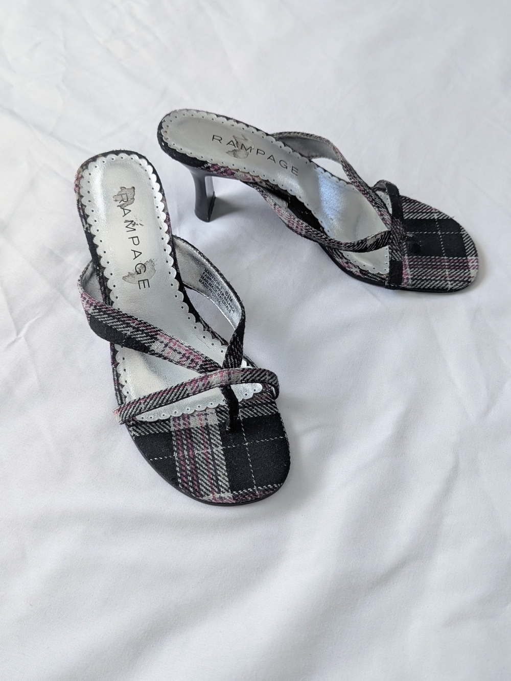Super Cute Y2K Rampage Black Plaid Heeled Sandals with Pink Accent - Picture 3 of 4